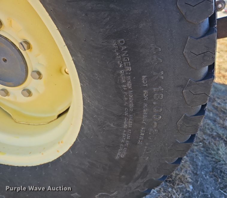 image for item DS5703 2001 John Deere 4600  tractor