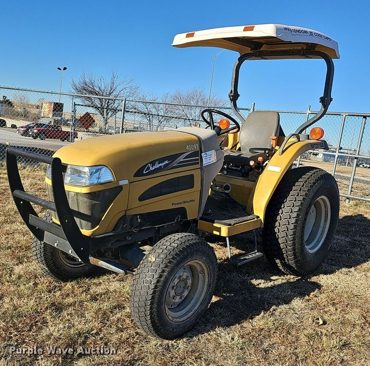 image for item DS5704 2005 Challenger MT275B  MFWD tractor