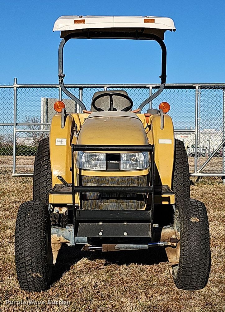 image for item DS5704 2005 Challenger MT275B  MFWD tractor