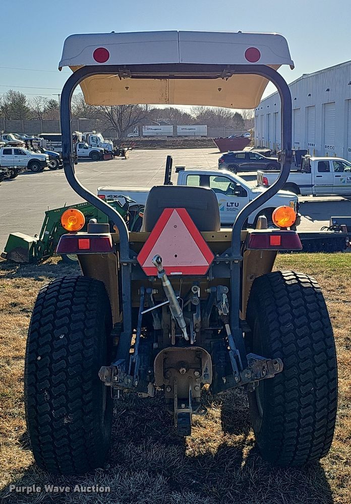 image for item DS5704 2005 Challenger MT275B  MFWD tractor