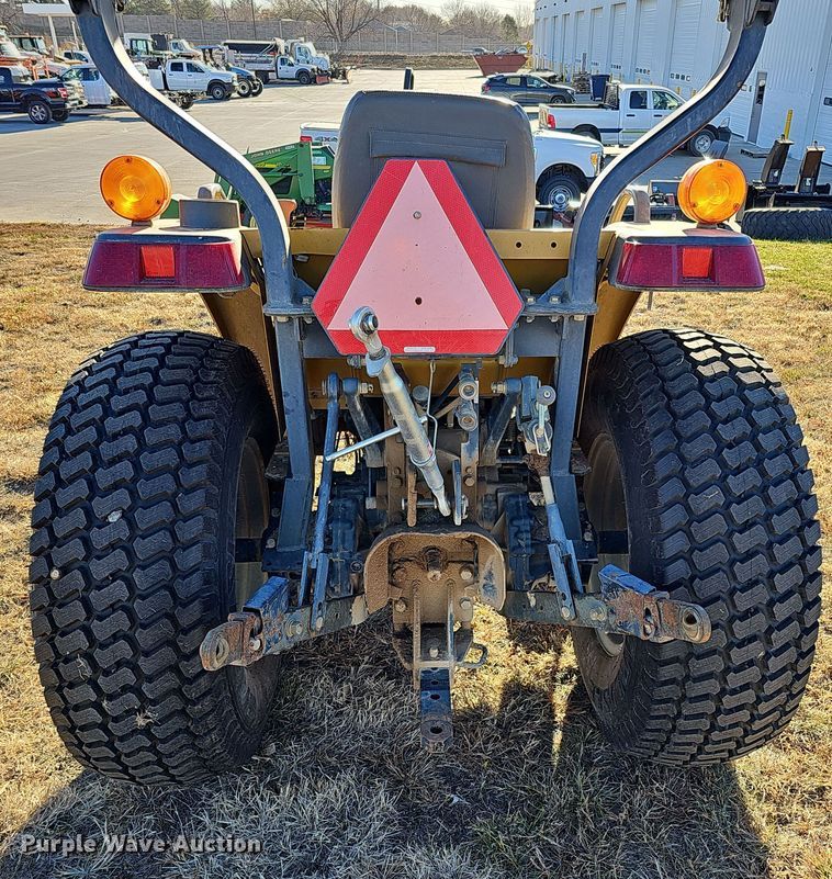 image for item DS5704 2005 Challenger MT275B  MFWD tractor