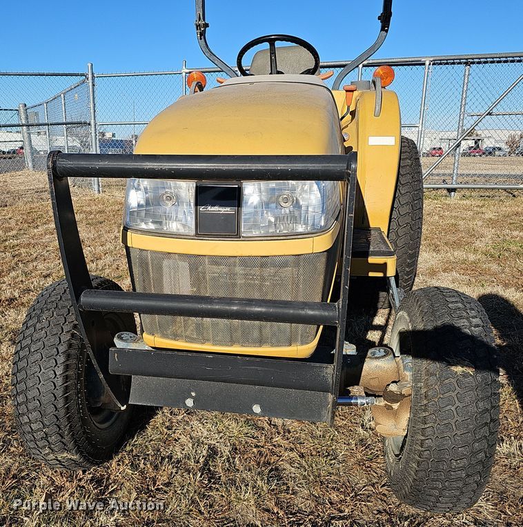 image for item DS5704 2005 Challenger MT275B  MFWD tractor
