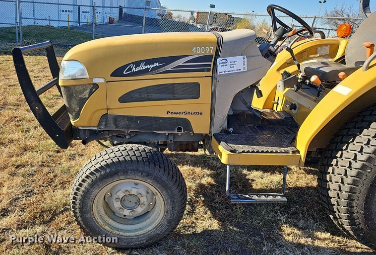 image for item DS5704 2005 Challenger MT275B  MFWD tractor