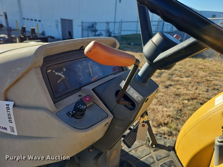 image for item DS5704 2005 Challenger MT275B  MFWD tractor