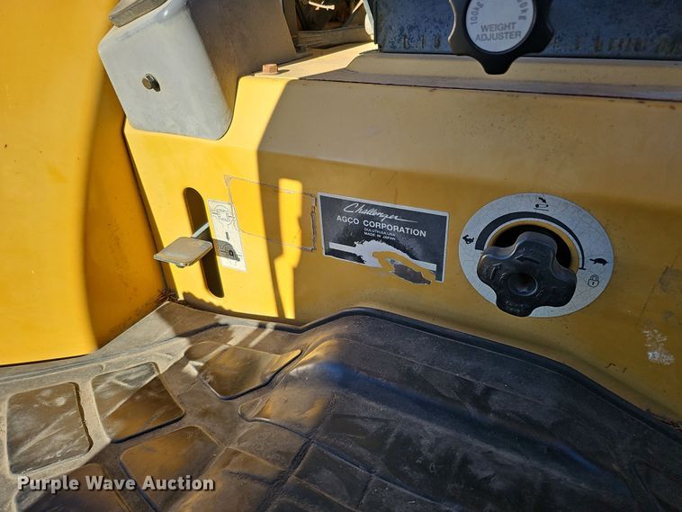 image for item DS5704 2005 Challenger MT275B  MFWD tractor