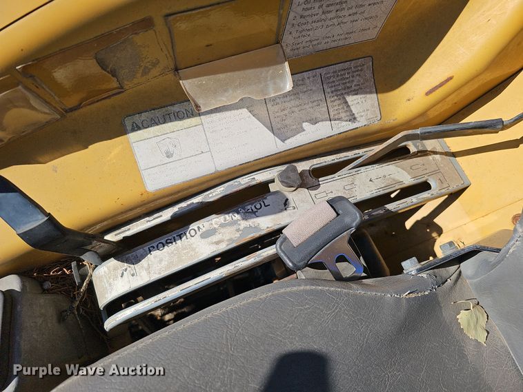 image for item DS5704 2005 Challenger MT275B  MFWD tractor