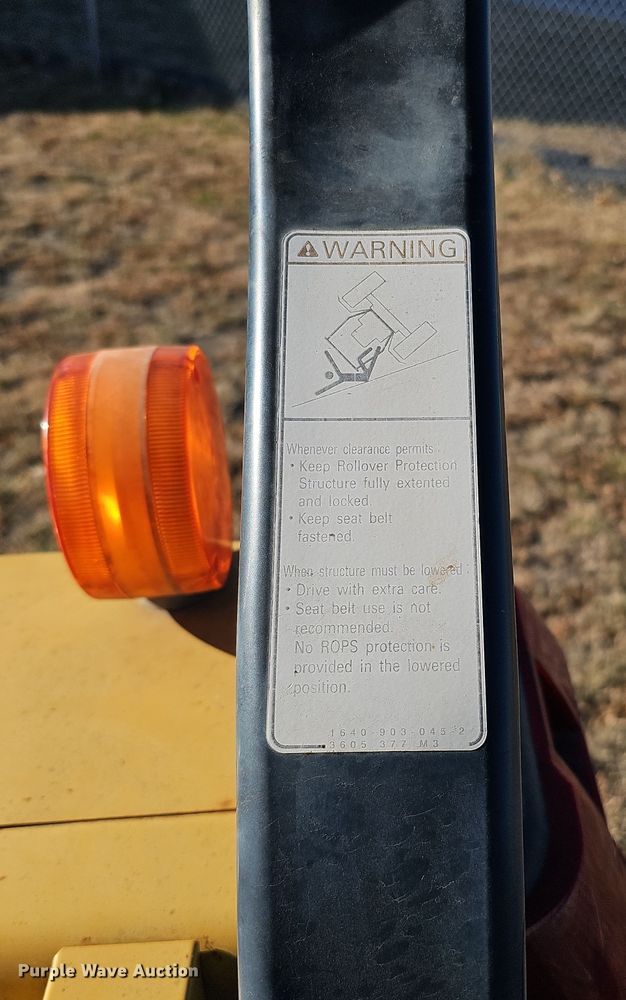 image for item DS5704 2005 Challenger MT275B  MFWD tractor