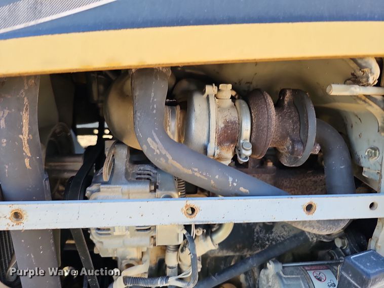 image for item DS5704 2005 Challenger MT275B  MFWD tractor