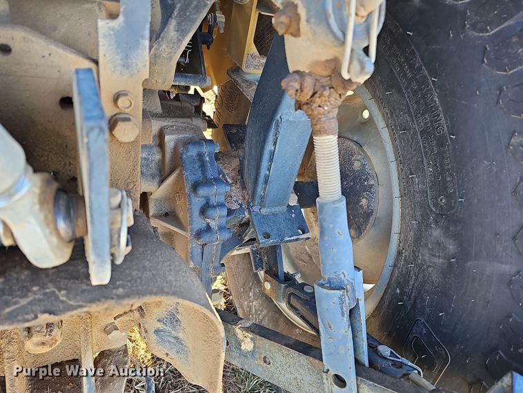 image for item DS5704 2005 Challenger MT275B  MFWD tractor