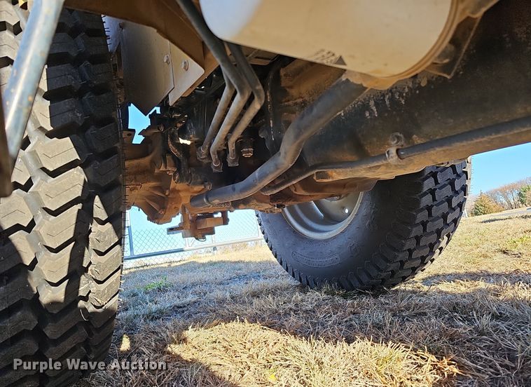 image for item DS5704 2005 Challenger MT275B  MFWD tractor