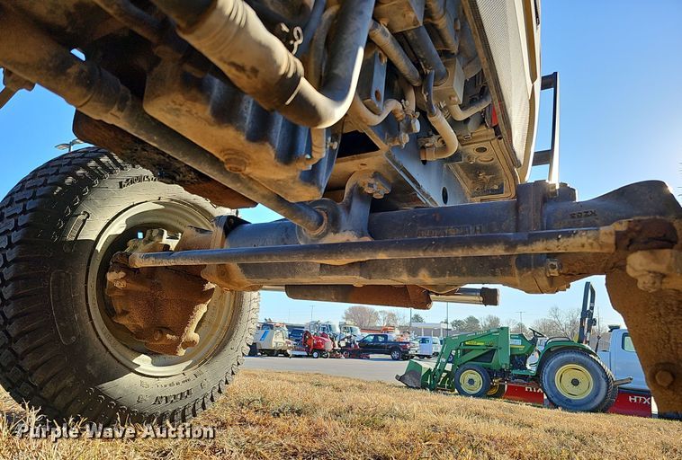 image for item DS5704 2005 Challenger MT275B  MFWD tractor