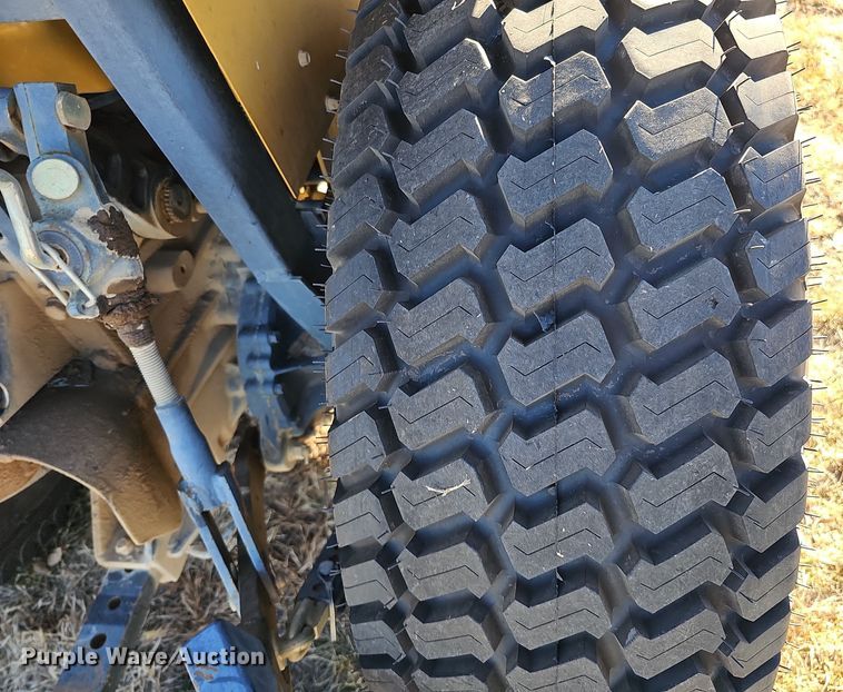 image for item DS5704 2005 Challenger MT275B  MFWD tractor