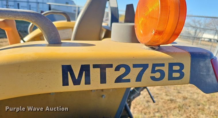 image for item DS5704 2005 Challenger MT275B  MFWD tractor