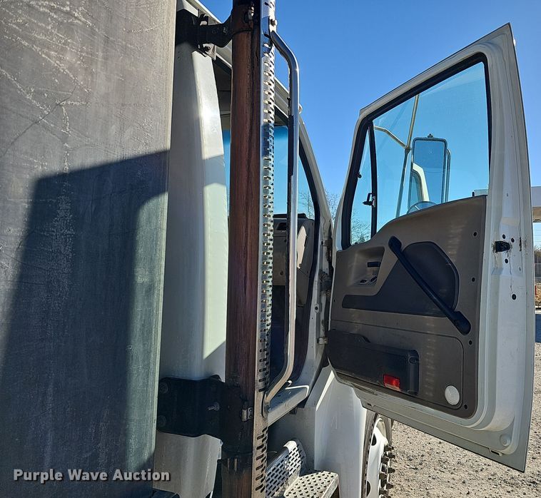 image for item DS5706 2009 Sterling Acterra  sewer jetter truck