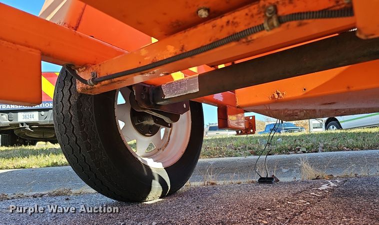 image for item DS5707 (3) arrow board trailers