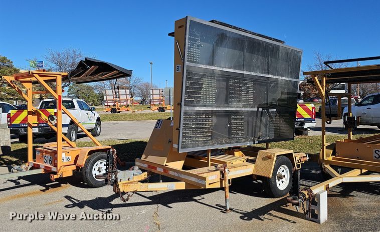 image for item DS5708 2002 Ver-Mac PCMS 1210 RS  arrow board trailer