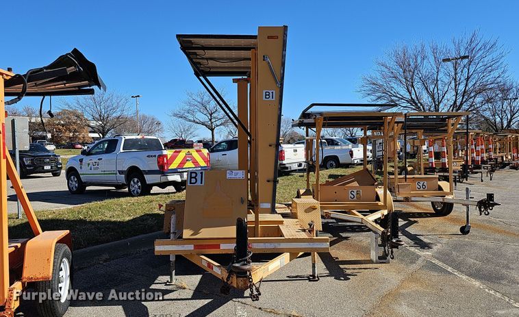 image for item DS5708 2002 Ver-Mac PCMS 1210 RS  arrow board trailer