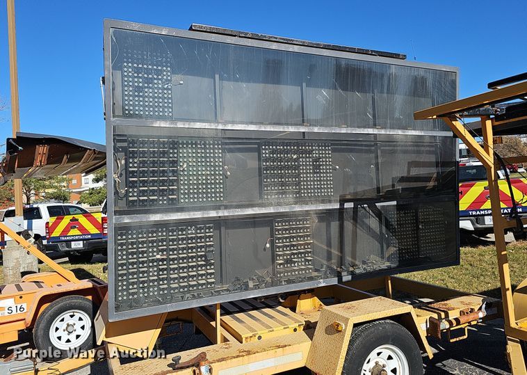 image for item DS5708 2002 Ver-Mac PCMS 1210 RS  arrow board trailer