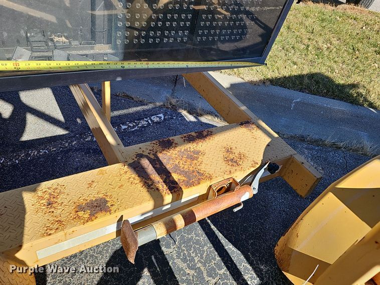 image for item DS5708 2002 Ver-Mac PCMS 1210 RS  arrow board trailer