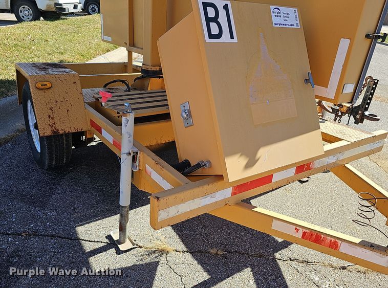 image for item DS5708 2002 Ver-Mac PCMS 1210 RS  arrow board trailer