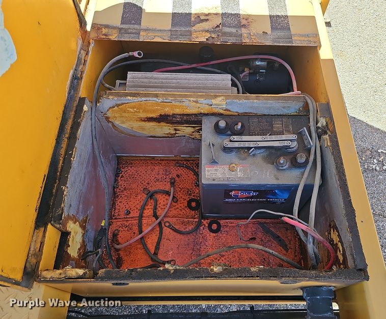 image for item DS5708 2002 Ver-Mac PCMS 1210 RS  arrow board trailer