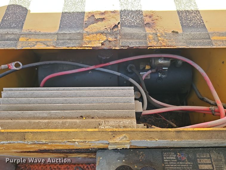 image for item DS5708 2002 Ver-Mac PCMS 1210 RS  arrow board trailer