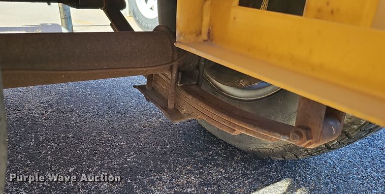 image for item DS5708 2002 Ver-Mac PCMS 1210 RS  arrow board trailer