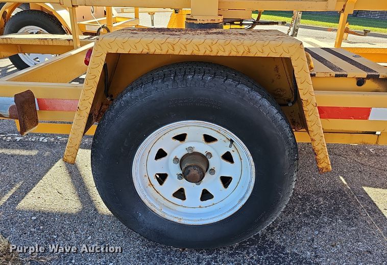 image for item DS5708 2002 Ver-Mac PCMS 1210 RS  arrow board trailer