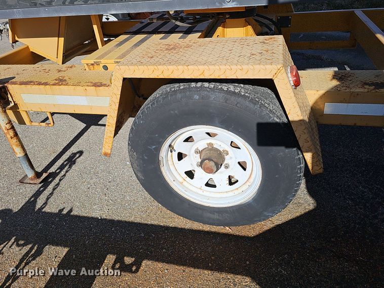 image for item DS5708 2002 Ver-Mac PCMS 1210 RS  arrow board trailer