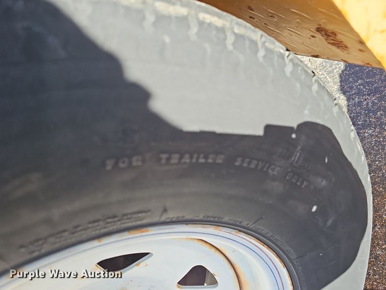 image for item DS5708 2002 Ver-Mac PCMS 1210 RS  arrow board trailer