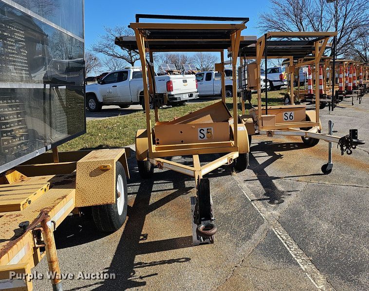 image for item DS5709 (2) arrow board trailers