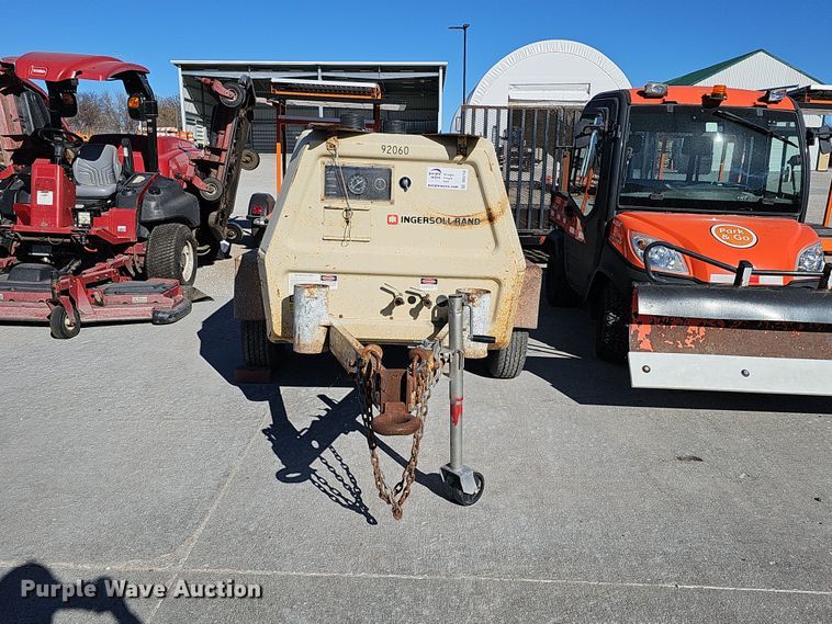 image for item DS5710 1983 Ingersoll Rand P160WJD  towable air compressor