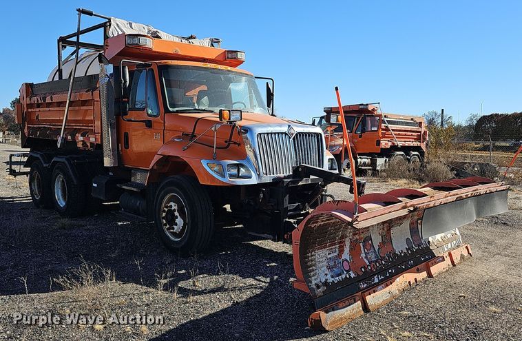 image for item DS5711 2007 International 7400  dump truck