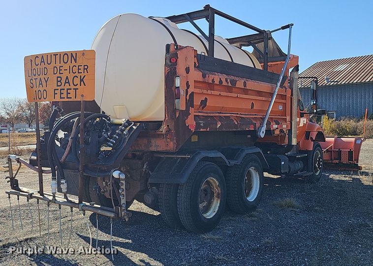 image for item DS5711 2007 International 7400  dump truck