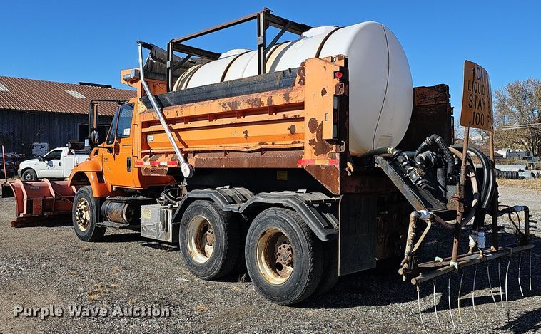 image for item DS5711 2007 International 7400  dump truck