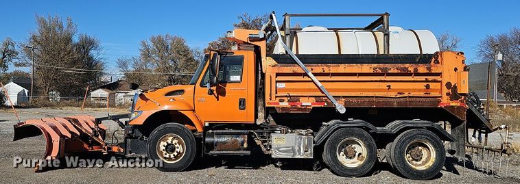 image for item DS5711 2007 International 7400  dump truck