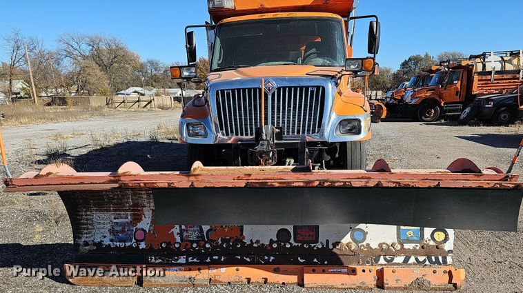 image for item DS5711 2007 International 7400  dump truck