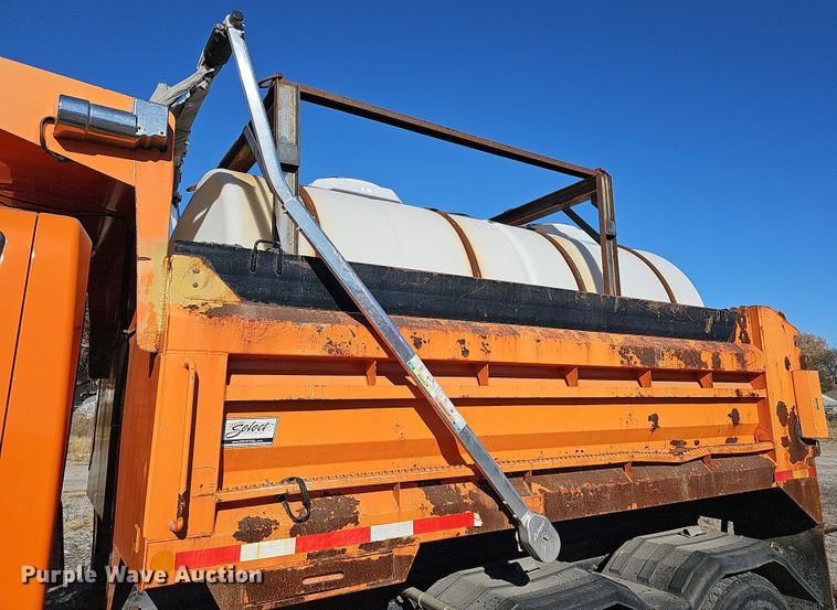 image for item DS5711 2007 International 7400  dump truck