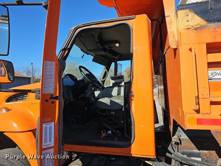 image for item DS5711 2007 International 7400  dump truck