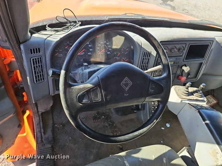 image for item DS5711 2007 International 7400  dump truck