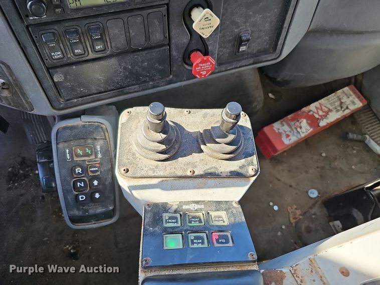 image for item DS5711 2007 International 7400  dump truck