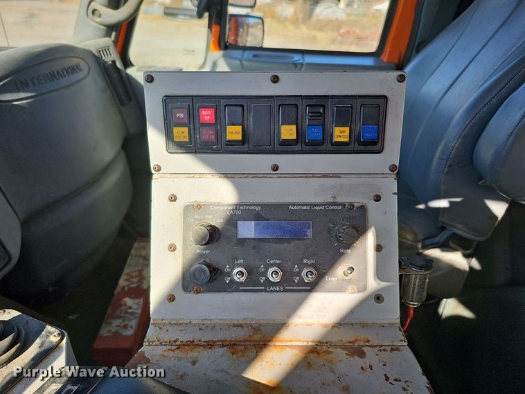 image for item DS5711 2007 International 7400  dump truck