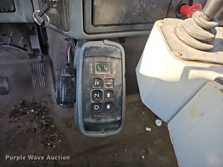 image for item DS5711 2007 International 7400  dump truck