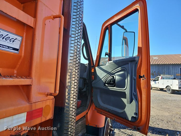 image for item DS5711 2007 International 7400  dump truck