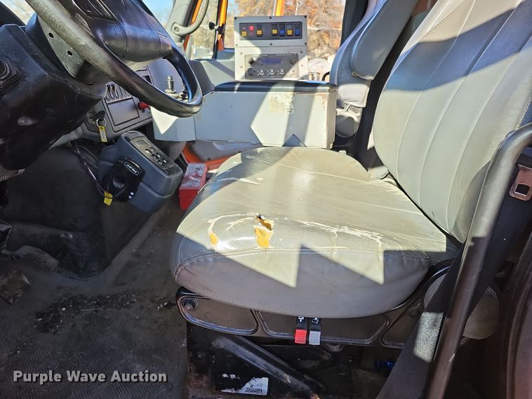 image for item DS5711 2007 International 7400  dump truck