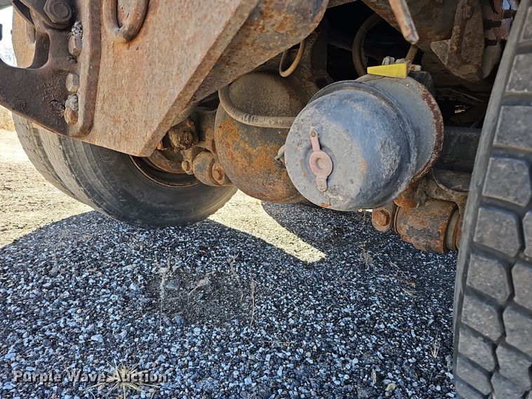 image for item DS5711 2007 International 7400  dump truck