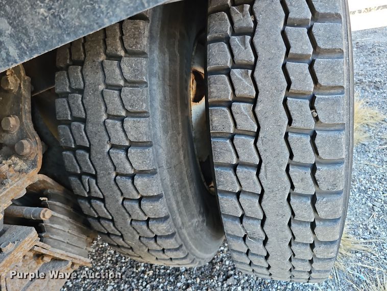 image for item DS5711 2007 International 7400  dump truck