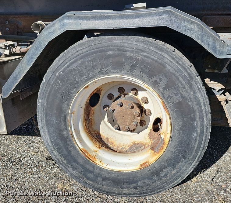 image for item DS5711 2007 International 7400  dump truck