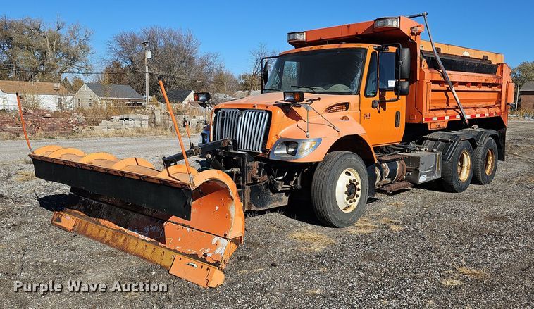image for item DS5712 2007 International 7400  dump truck