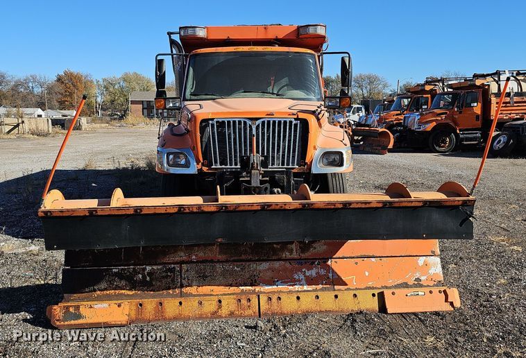 image for item DS5712 2007 International 7400  dump truck